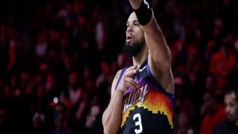 揭秘英超烽火再燃：维拉四连战豪门，曼城直面切尔西巅峰对决！